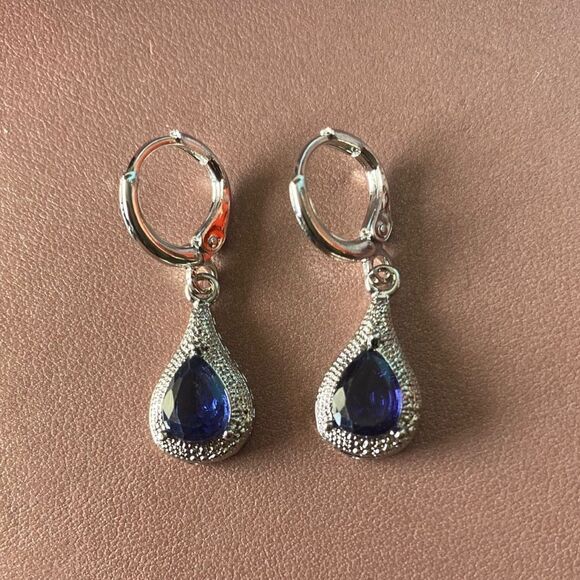 The Inspiration Drop Earrings 925 topaz - Picture 8 of 9